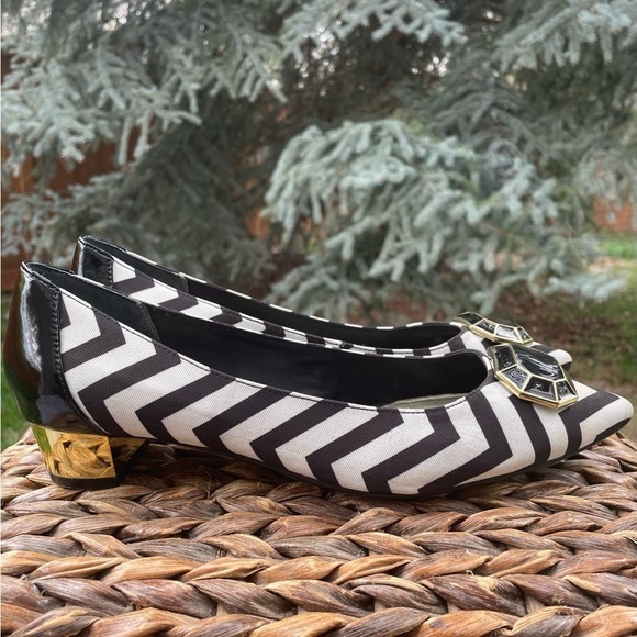 NEW Isaac Mizrahi Isadora 2 Chevron Stripe Ballet Inspired Slip-on Dress Shoes - Picture 2 of 9